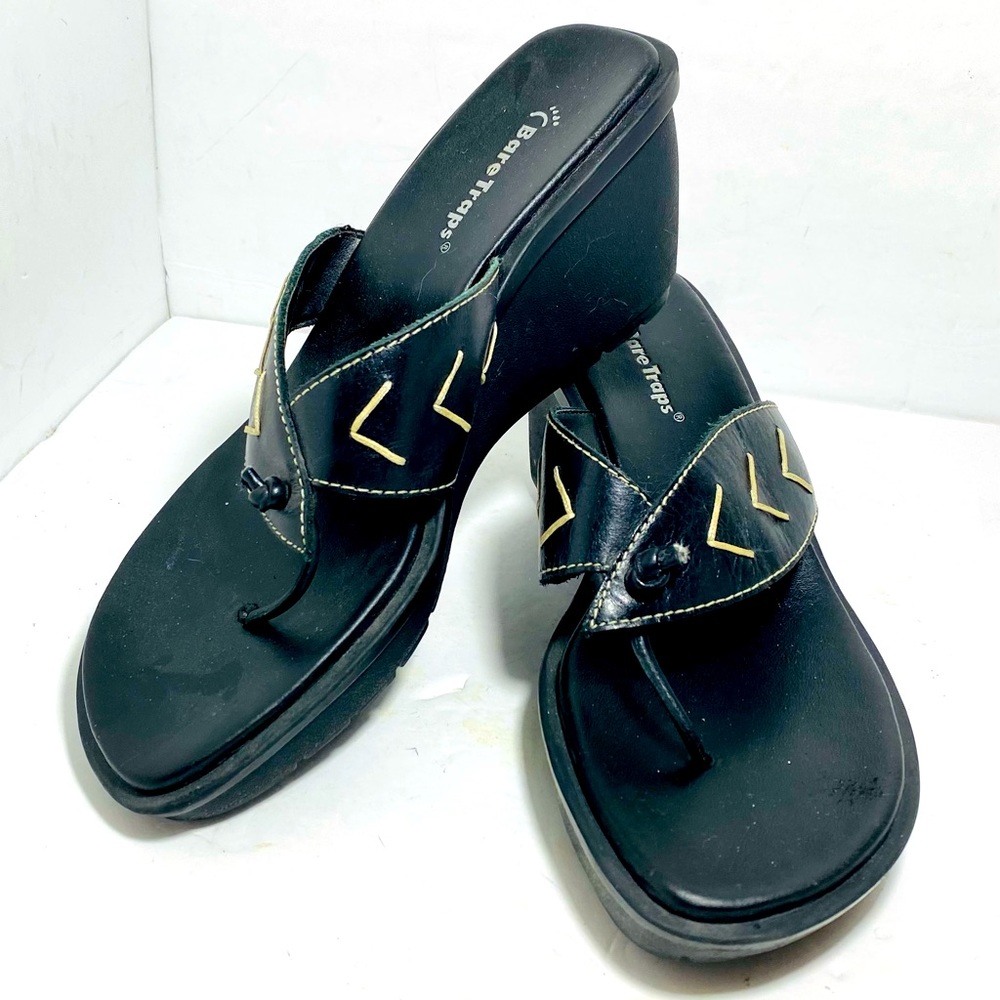 Baretraps Black Leather Kane Wedge Thong Sandal Women’s Size 8M  Shoes